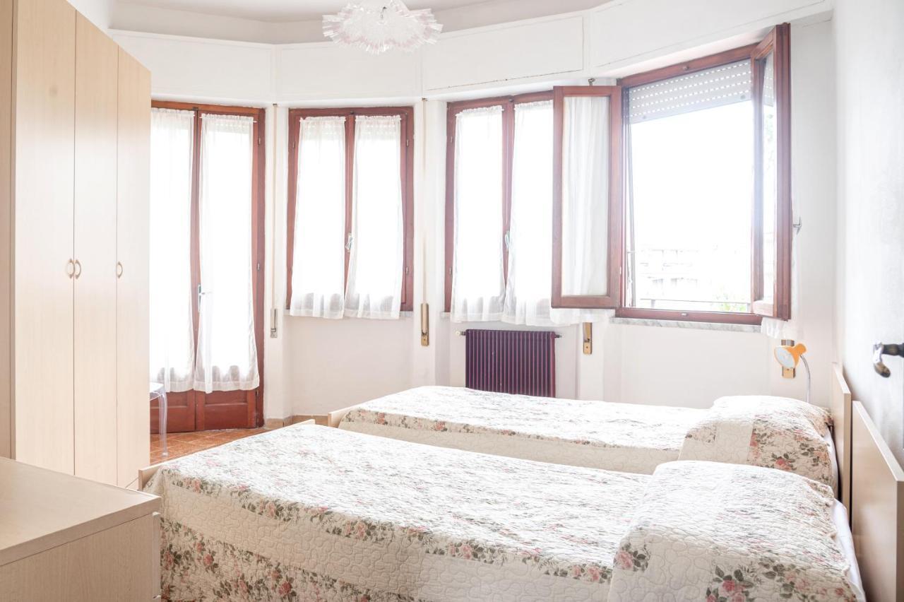 Iss Travel Apartments Casa Maria In Marina Di Massa Massa (Tuscany) Exterior photo