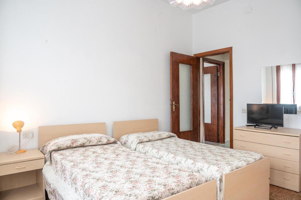 Iss Travel Apartments Casa Maria In Marina Di Massa Massa (Tuscany) Exterior photo